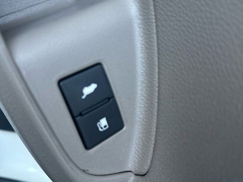 Used 2017 Honda Pilot Touring image 47