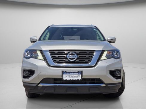 Used 2020 Nissan Pathfinder SL AWD/4WD image 2