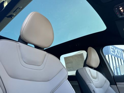 New 2025 Volvo EX90 Plus image 15