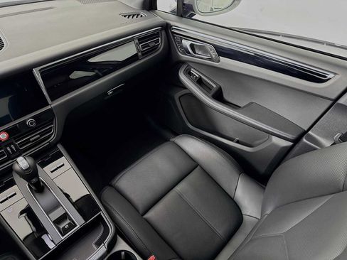Certified 2026 Porsche Macan AWD/4WD image 25