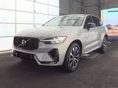 Certified 2025 Volvo XC60 B5 Plus image 1