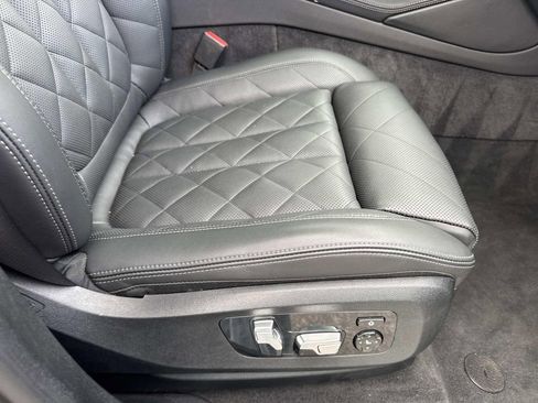 Used 2025 BMW X6 xDrive40i image 12