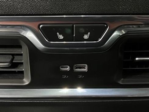 Used 2025 GMC Sierra 2500 Denali Ultimate AWD/4WD image 46