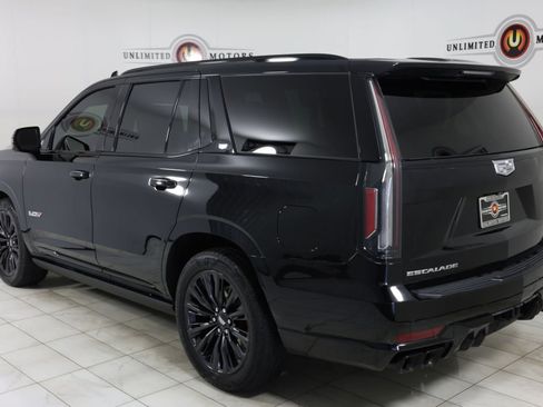 Used 2024 Cadillac Escalade V w/ LPO, ONYX Package AWD/4WD image 4