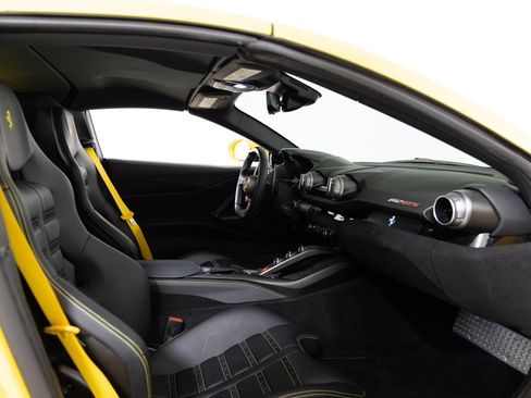 Certified 2021 Ferrari 812 GTS RWD image 31