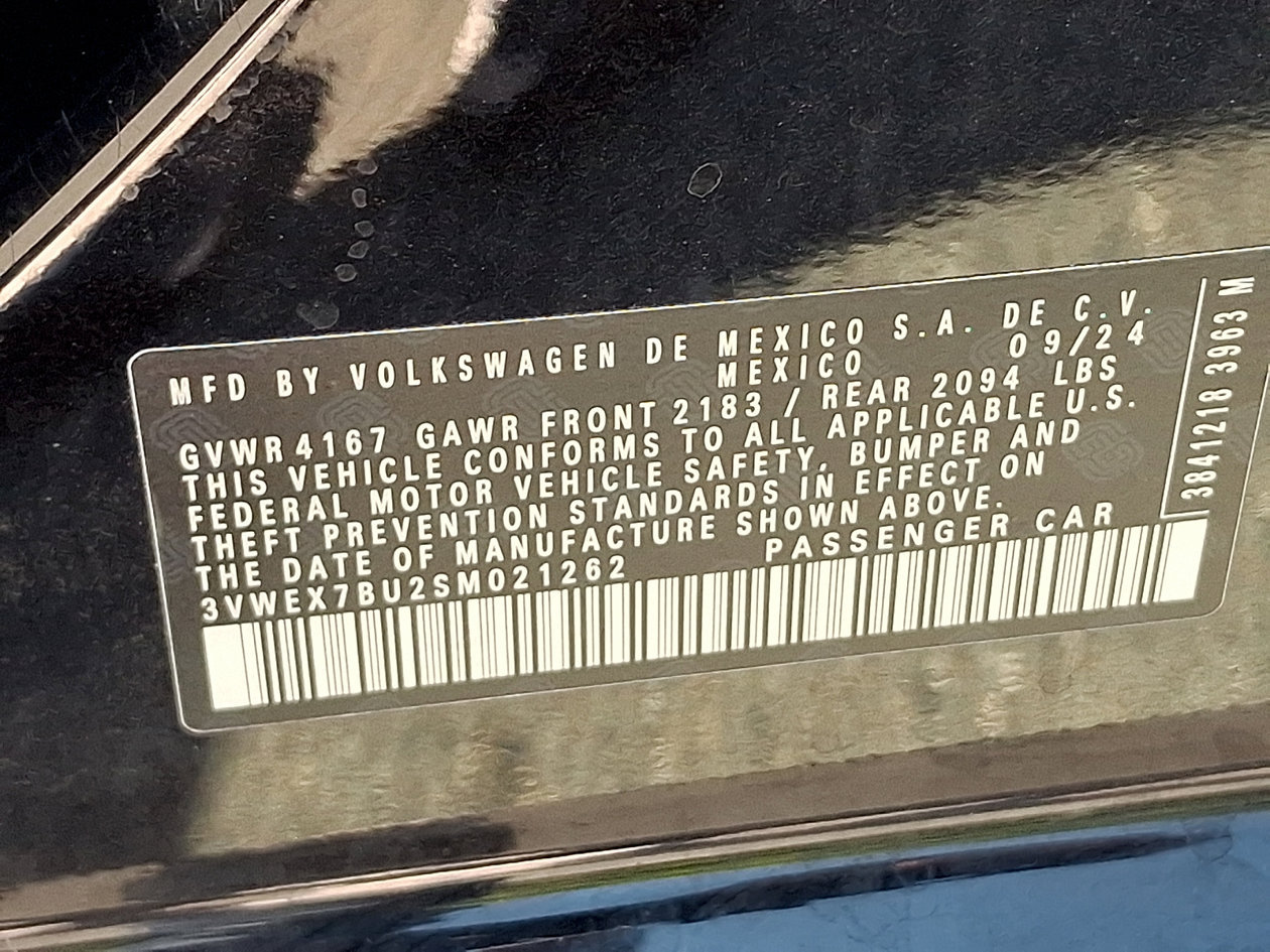 Used 2025 Volkswagen Jetta SE FWD image 28