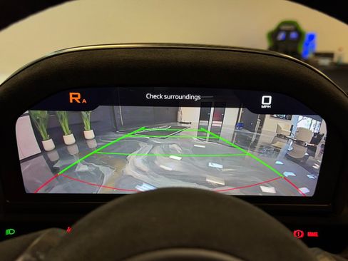 Used 2022 McLaren 765LT RWD image 23