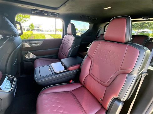 Certified 2025 INFINITI QX80 Autograph w/ Autograph Exterior Package AWD/4WD image 32