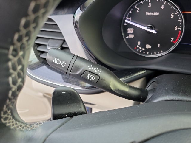 Used 2023 Buick Envision Avenir AWD/4WD image 25