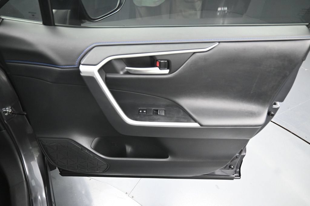 Used 2024 Toyota RAV4 XSE AWD/4WD image 35