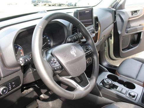 Used 2024 Ford Bronco Sport Outer Banks w/ Tech Package image 38