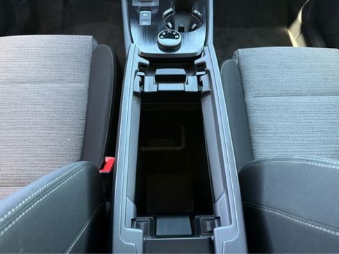 Used 2023 Nissan Rogue SV AWD/4WD image 27