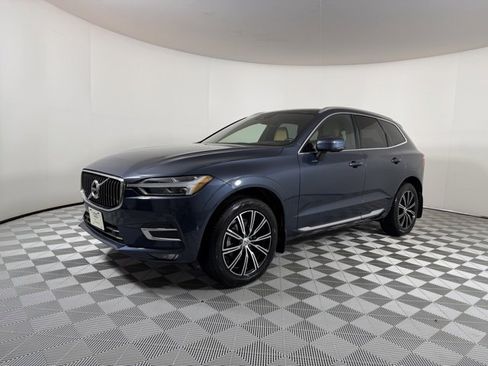 Used 2021 Volvo XC60 T5 Inscription image 3