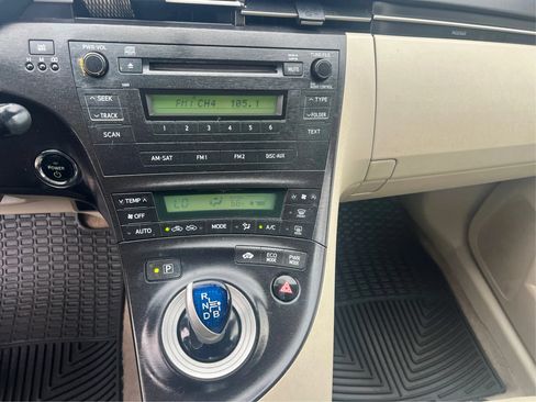 Used 2011 Toyota Prius Two FWD image 15