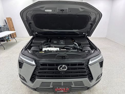 Used 2025 Lexus GX 550 GX 550 Premium+ Sport Utility w/ Accessory Package (2T) image 12