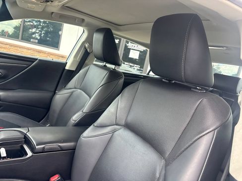Used 2020 Lexus ES 350 w/ Accessory Package 2 FWD image 3