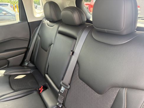 Used 2021 Jeep Compass Latitude AWD/4WD image 27