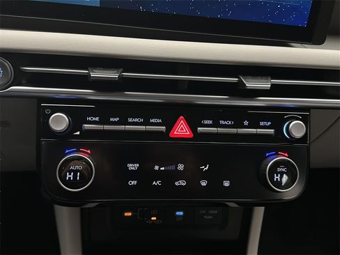 New 2026 Hyundai Tucson Blue SE image 20