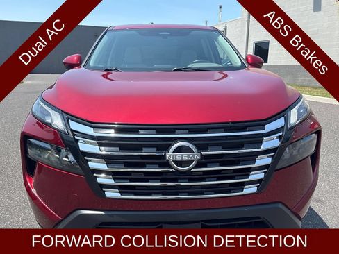 Used 2025 Nissan Rogue SV AWD/4WD image 2