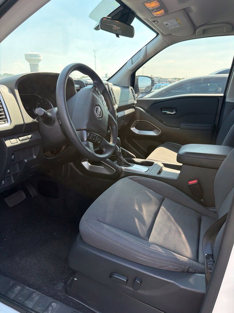 Used 2024 Nissan Frontier SV w/ Technology Package RWD image 4