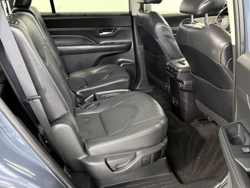 Used 2024 Toyota Grand Highlander Limited image 17