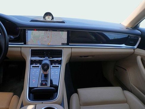 Used 2021 Porsche Panamera w/ Premium Package image 21