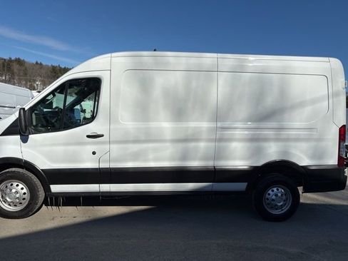 Used 2023 Ford Transit 250 Medium Roof AWD image 4