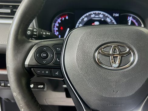 Used 2019 Toyota RAV4 Limited w/ Cold Weather Package FWD image 18