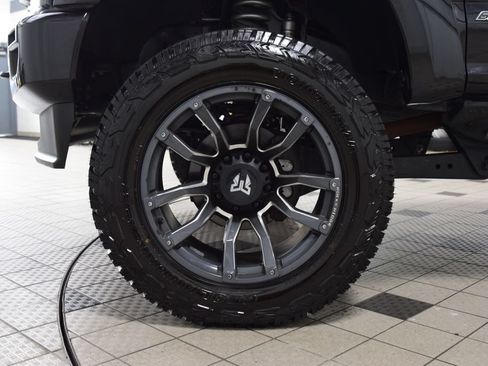 Used 2022 Ford F250 Lariat w/ Black Appearance Package AWD/4WD image 32