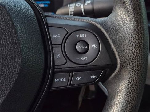 Used 2020 Toyota Corolla LE FWD image 13