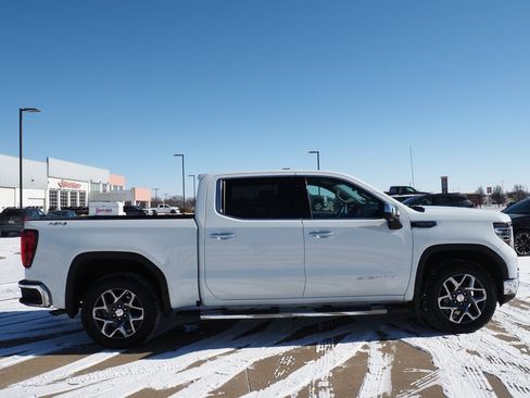 Used 2024 GMC Sierra 1500 SLT w/ SLT Premium Plus Package image 4