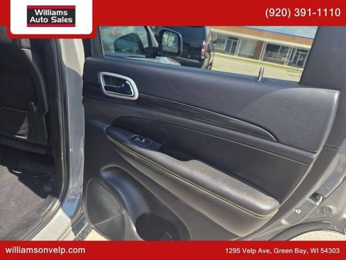 Used 2019 Jeep Grand Cherokee Altitude AWD/4WD image 18