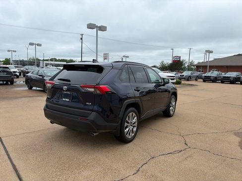Used 2023 Toyota RAV4 XLE Premium FWD image 4