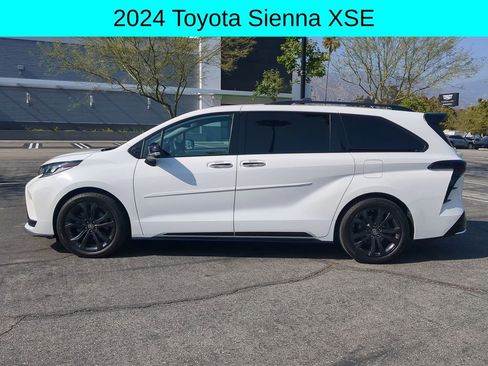 Used 2024 Toyota Sienna XSE FWD image 2