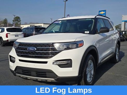 Used 2024 Ford Explorer XLT w/ Equipment Group 202A image 9