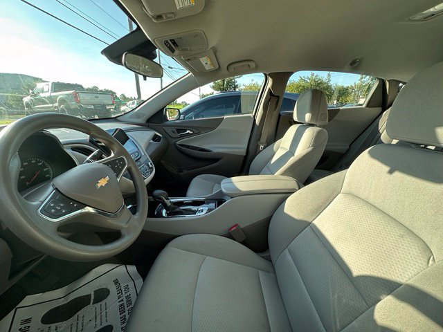 Used 2023 Chevrolet Malibu LT FWD image 18