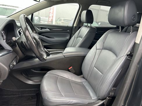 Used 2018 Buick Enclave Essence image 22
