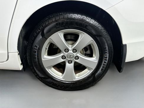 Used 2017 Toyota Sienna LE image 29