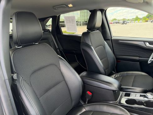Used 2025 Ford Escape SE FWD image 14