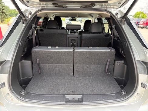 Used 2025 Mitsubishi Outlander SE AWD/4WD image 9