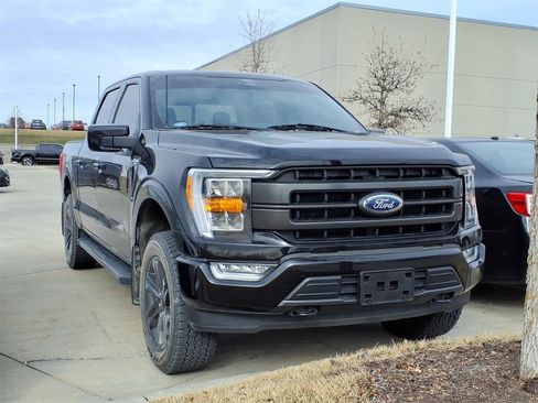 Used 2022 Ford F150 Lariat image 2