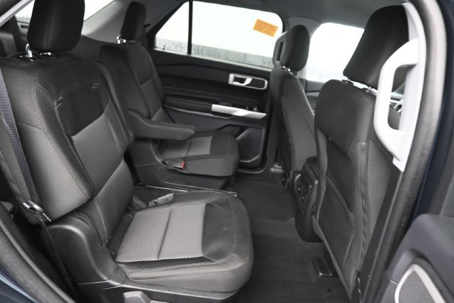 Used 2024 Ford Explorer XLT AWD/4WD image 9