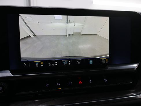 Used 2024 Chevrolet Silverado 2500 LTZ w/ LTZ Plus Package AWD/4WD image 17