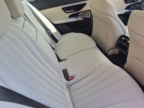 Used 2024 Mercedes-Benz E 350 4MATIC Sedan image 19