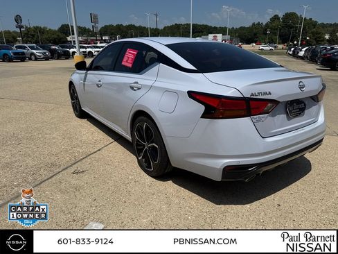 Used 2025 Nissan Altima 2.5 SR FWD image 10