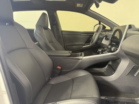 Used 2025 Toyota bZ4X AWD image 10