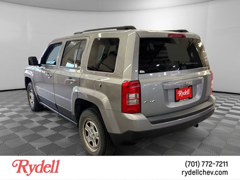 Used 2015 Jeep Patriot Sport w/ Power Value Group AWD/4WD image 2