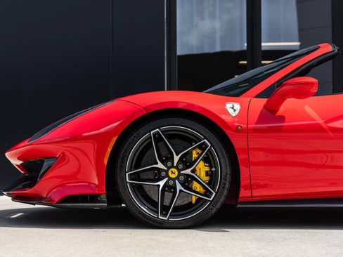 Used 2020 Ferrari 488 Pista Spider RWD image 13