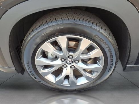 Certified 2024 Toyota Grand Highlander AWD image 29
