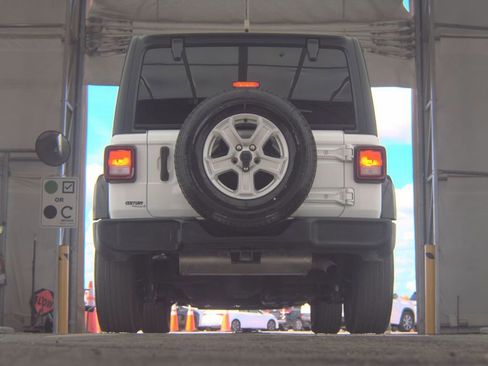 Used 2021 Jeep Wrangler Unlimited Sport image 7